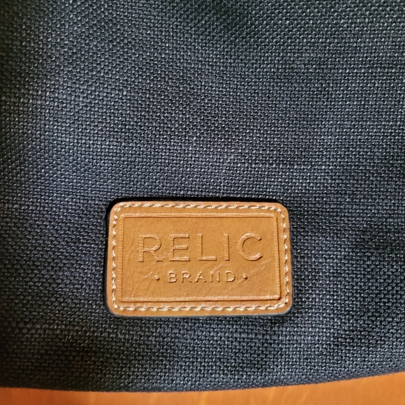 Relic Handbag Shoulder Bag Zipper Close Canvas with Straw Fabric Accents - Picture 4 of 7